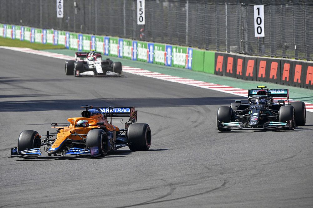 Ricciardo herziet mening over clash met Bottas na zien herhaling