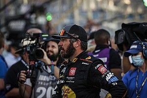 Truex: "Second hurts" after losing out to Larson in title fight