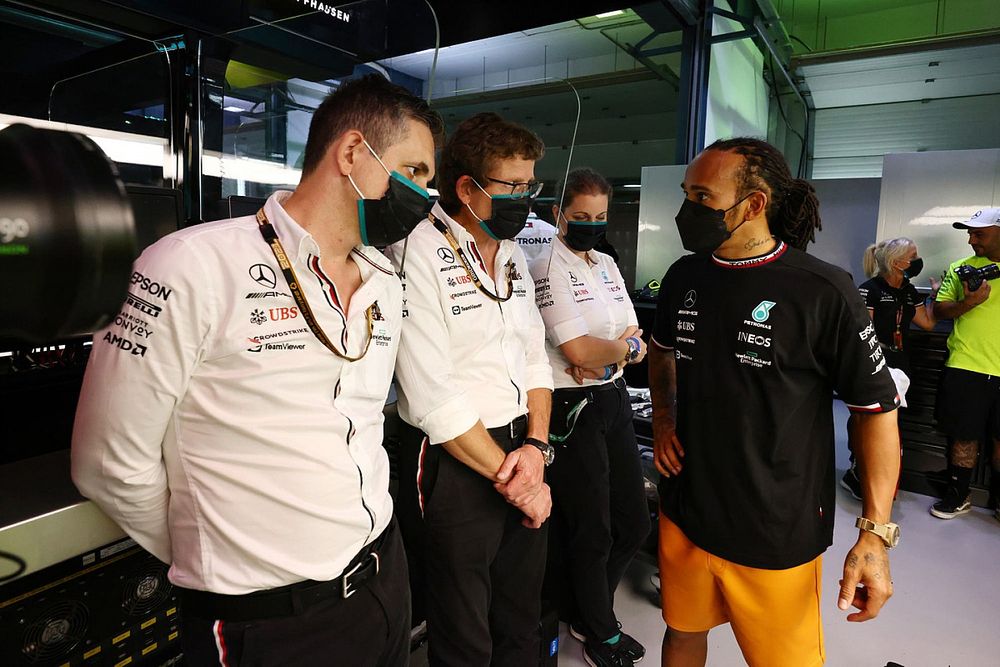 Mercedes, Hamilton'ın Katar performansına şaşırmış