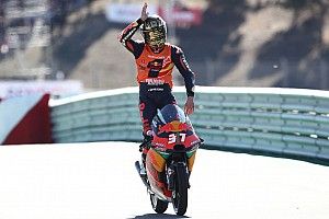 ¡Pedro Acosta se proclama campeón del mundo de Moto3!