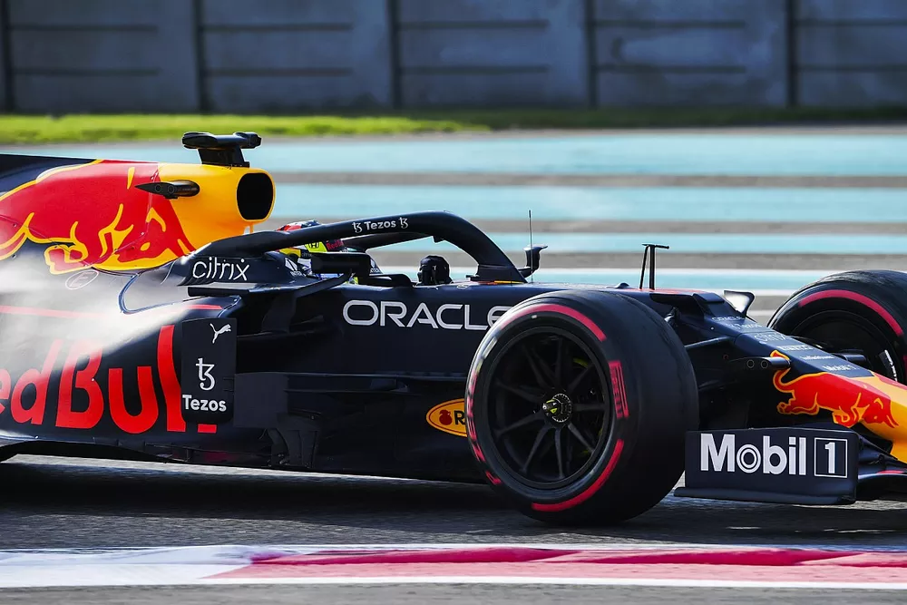 Sergio Perez, Red Bull Racing RB15 Mule 