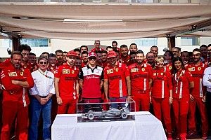 Ferrari, Raikkonen'e hediyeyle veda etti