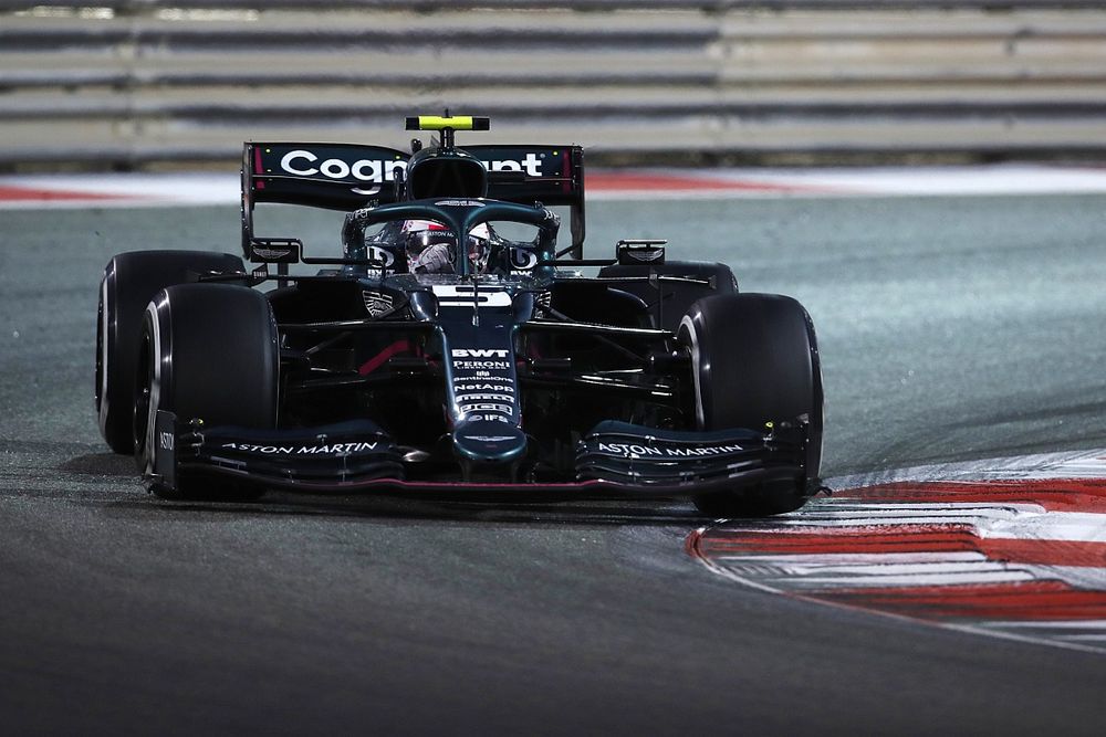 Vettel: Musimy twardo stąpać po ziemi