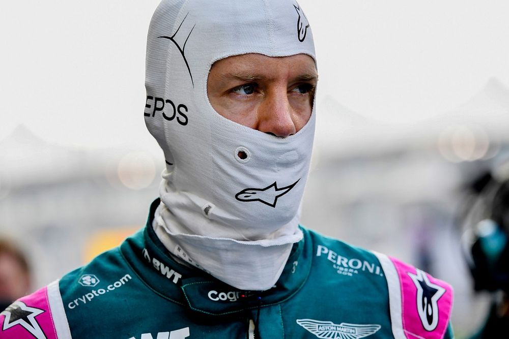 Vettel: no tuve que cambiar de equipo para comenzar a ser político