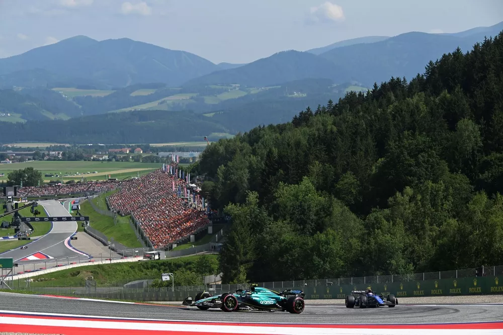 Fernando Alonso, Aston Martin AMR24, Logan Sargeant, Williams FW46