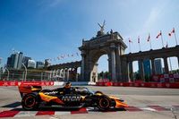 O'Ward critica a la IndyCar por demorar la amarilla en el gran choque de Toronto
