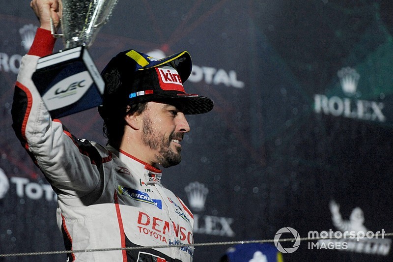 Hamilton'ın babası Alonso'nun F1'e dönmesini umuyor