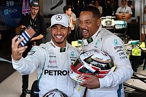 Hamilton motorjában fontos alkatrészeket cseréltek, de nem kap büntetést