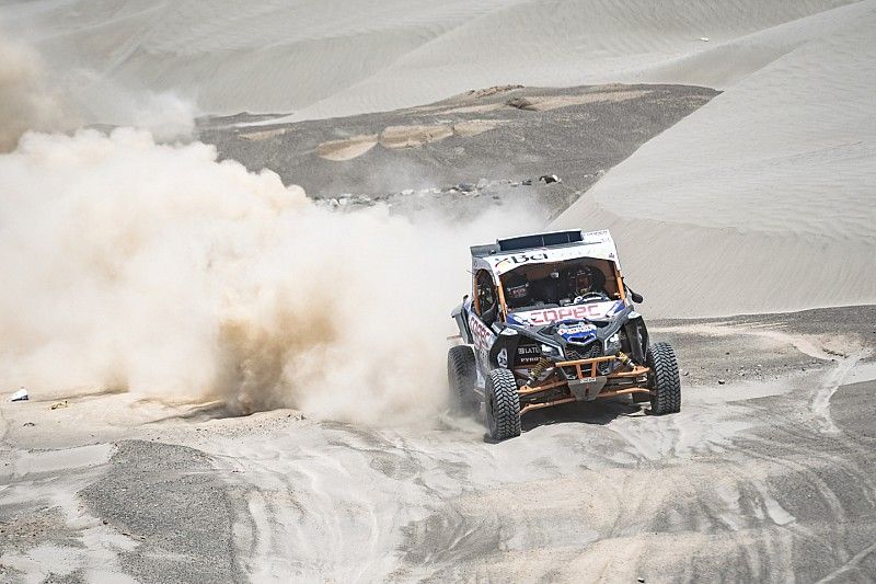 Francisco López y Reinaldo Varela pelean por el triunfo del Dakar