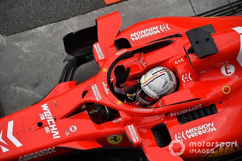 Sebastian Vettel, Ferrari SF71H agite les mains alors qu'il est à la pesée