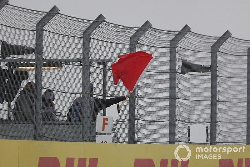 Sanctionné, Vettel estime que le règlement manque de "bon sens"