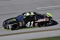 Kurt Busch si prende la pole a Talladega, lo Stewart-Haas Racing conquista le prime due file