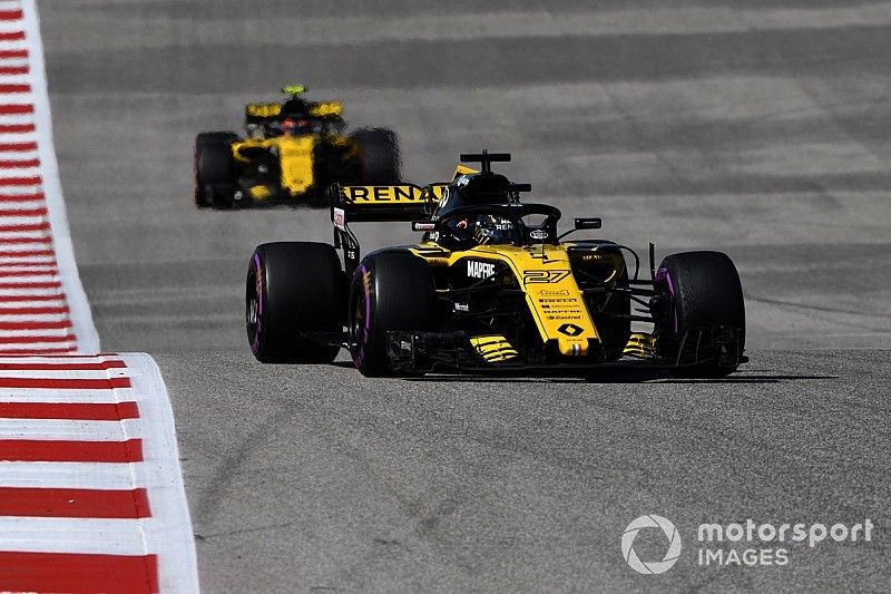 Nico Hulkenberg, Renault Sport F1 Team R.S. 18 and Carlos Sainz Jr., Renault Sport F1 Team R.S. 18 