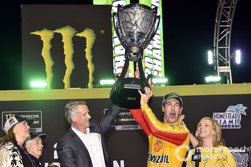 Joey Logano, Team Penske, Ford Fusion Shell Pennzoil celebrates in victory lane after winning the championship