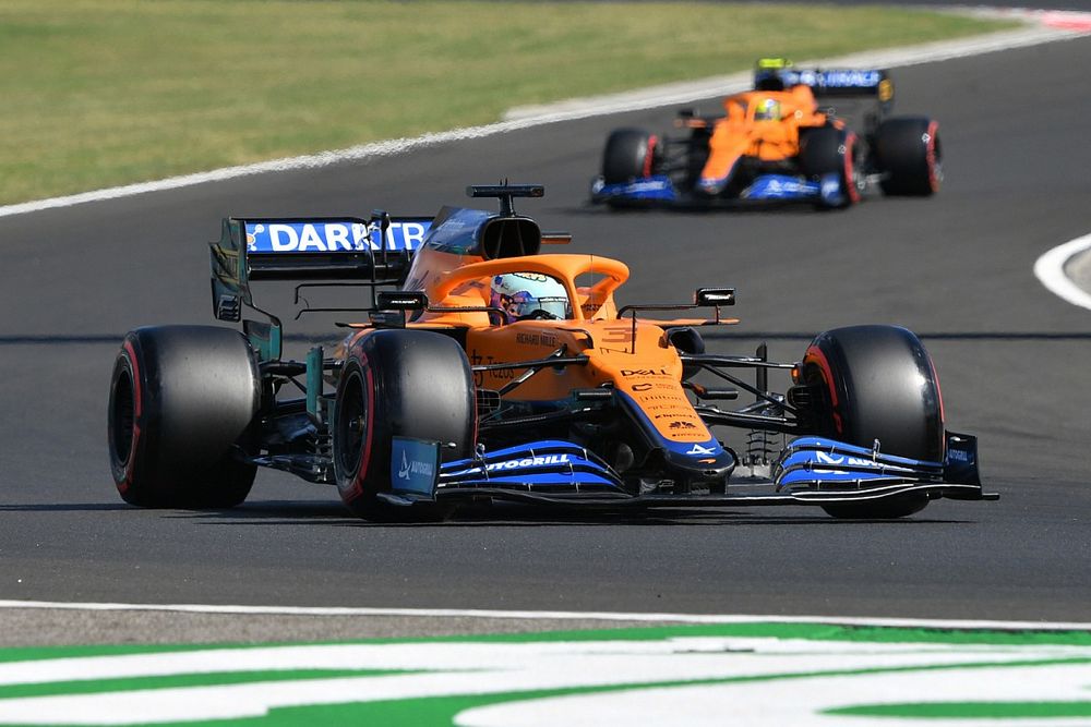 Daniel Ricciardo, McLaren MCL35M, Lando Norris, McLaren MCL35M