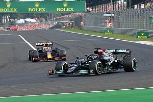 Max Verstappen Klaim Lebih Cepat dibandingkan Lewis Hamilton