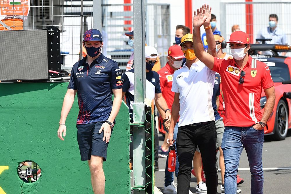 Bottas ledarálta az élmezőnyt, piros zászló a Hungaroringen