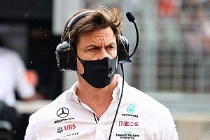 RETA FINAL: Mercedes retruca Red Bull com provocações, Wolff/Stroll investigados e o mercado de 2022