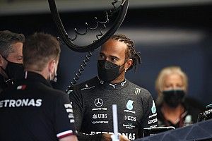 Hamilton "proud" of Mercedes F1 commitment despite Ferrari interest