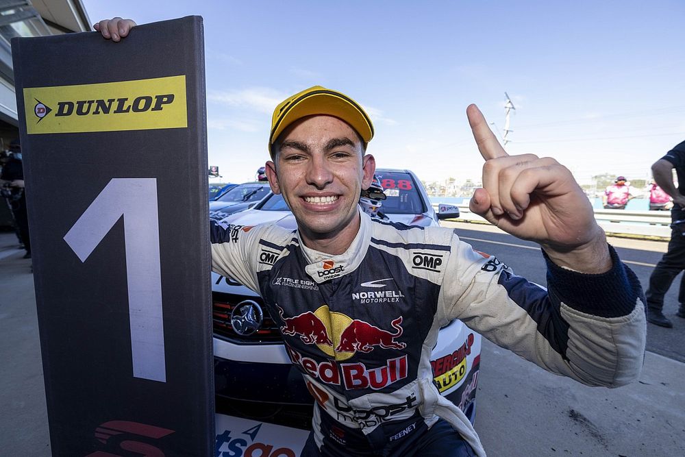Feeney to replace Whincup at Triple Eight