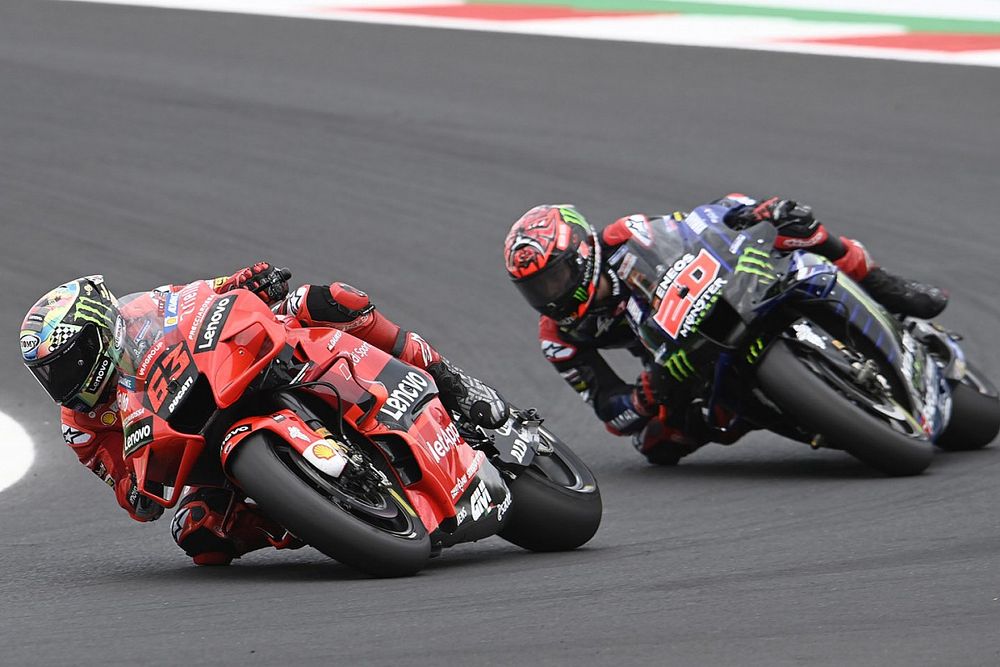 Bagnaia zegeviert in intense Grand Prix van San Marino