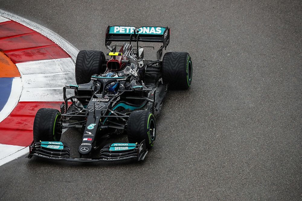 Bottas moet Verstappen coveren: motorwissel en P17 op grid