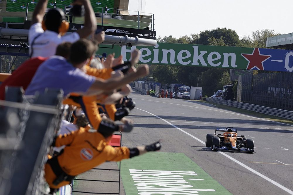 Ricciardo fa tornare grande la McLaren, Norris completa il gioco