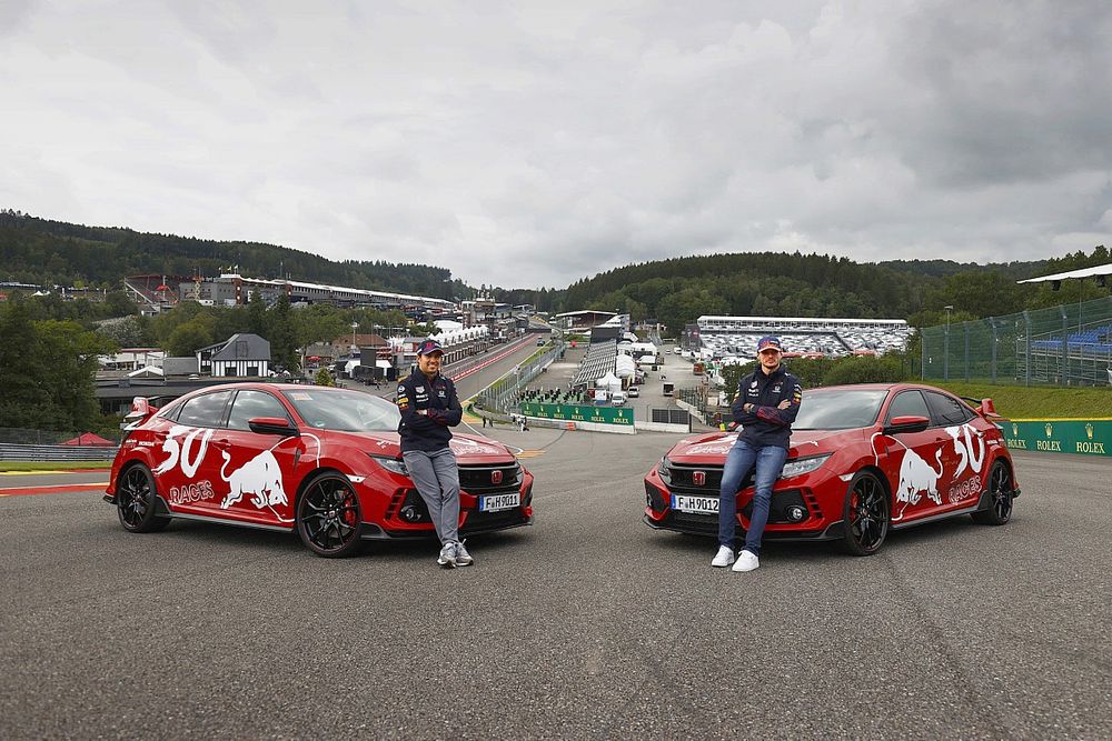 Deze auto van F1-wereldkampioen Max Verstappen wordt geveild
