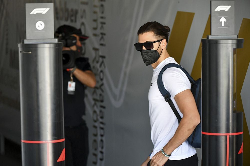 Ferrari, Giovinazzi'nin Alfa Romeo'da kalmasını istiyor
