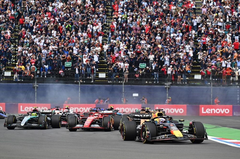 Max Verstappen, Red Bull Racing RB20, Charles Leclerc, Ferrari SF-24 