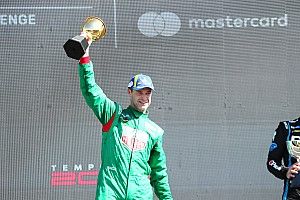Porsche Cup - Feldmann celebra vitória e revela susto no final: “desconcentrei um pouco”