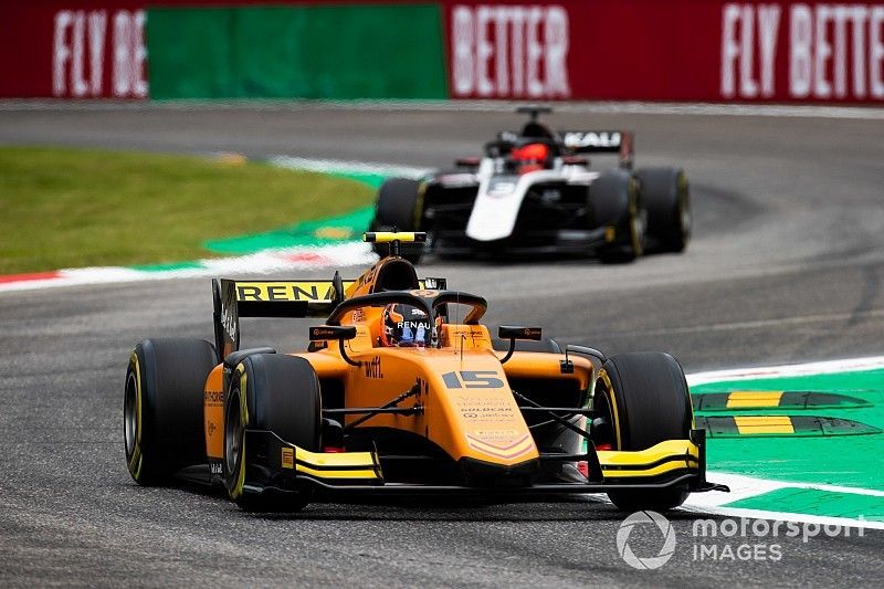 Monza F2: Sprint yarışını Aitken kazandı