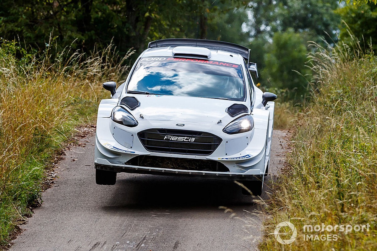 Фото: Боттас на тестах Ford Fiesta WRC в Германии
