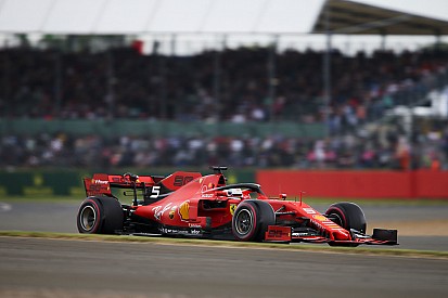 A jelenet: Vettel azonnal odament Verstappenhez