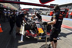 Видео: механики Red Bull проводят самый быстрый пит-стоп в истории