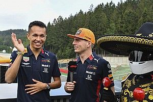 Verstappen nem tudja, mennyire lesz versenyképes Albon mellette