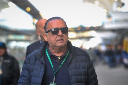 Galvão Bueno relata emoção ao voltar à Stock após 15 anos e faz mistério sobre narrar outras corridas