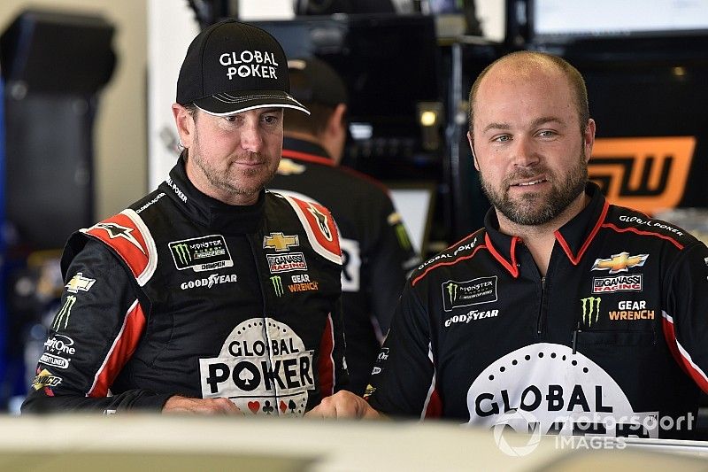 Un rayo afectó las aspiraciones de Kurt Busch en Daytona