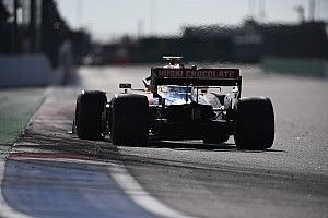Sainz arra kéri a McLarent, hogy kockáztassanak az új autó megépítésével