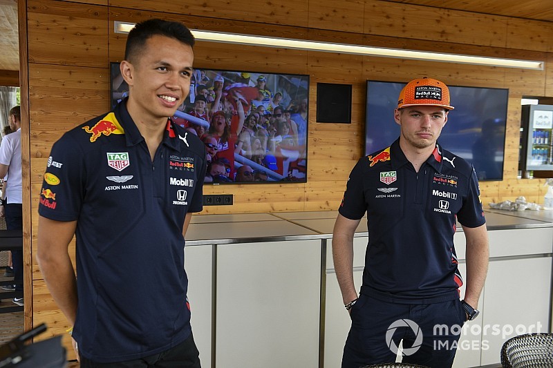 Norris nagyon drukkol Albonnak, de szerinte Verstappen magas szintet jelent