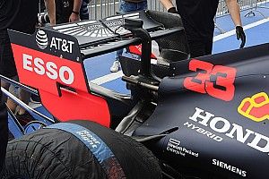 Технический брифинг: необычное заднее крыло Red Bull