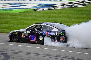 NASCAR Roundtable: Harvick emerging as a title contender
