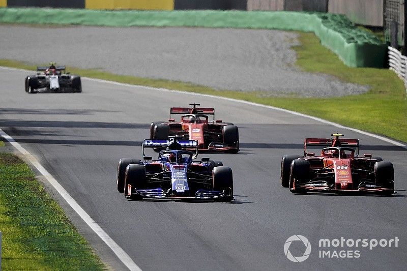 Daniil Kvyat, Toro Rosso STR14, Charles Leclerc, Ferrari SF90, Sebastian Vettel, Ferrari SF90, y Antonio Giovinazzi, Alfa Romeo Racing C38