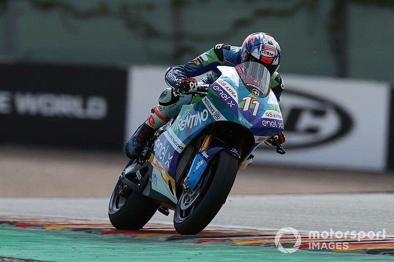 MotoE, Misano: Ferrari vince e va in testa, De Angelis out