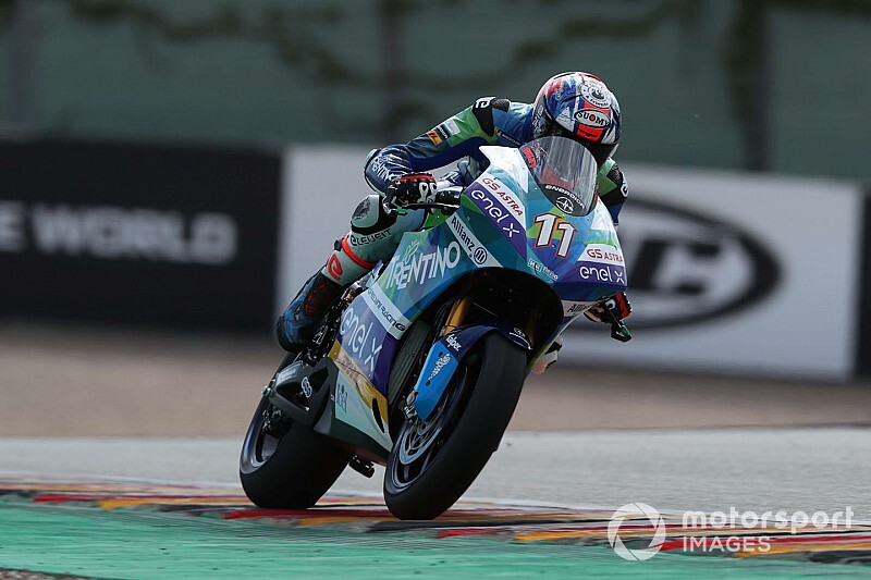 MotoE, Misano: Ferrari vince e va in testa, De Angelis out