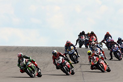 Teambazen roepen op: “WK Superbikes moet meer karakter krijgen”