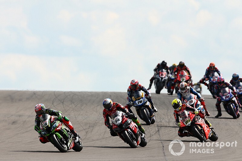 Teambazen roepen op: “WK Superbikes moet meer karakter krijgen”