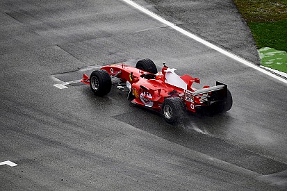 Schumacher fia a legendás V10-es Ferrarival