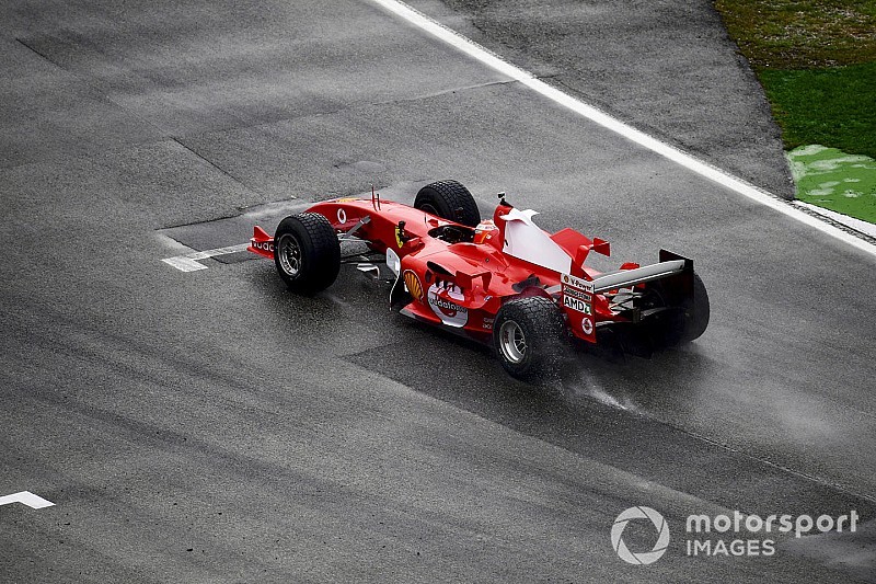 Schumacher fia a legendás V10-es Ferrarival