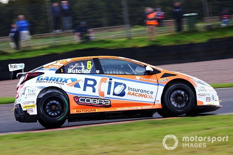 Knockhill BTCC: Butcher holds off Jordan by 0.268s